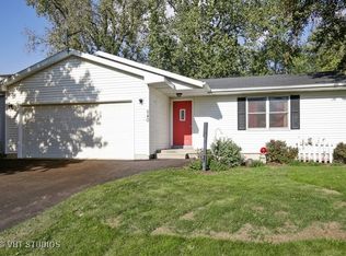 540 Jackson Woods Ct, Genoa, IL 60135