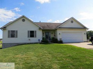 10594 Barnes Rd, Eaton Rapids, MI 48827