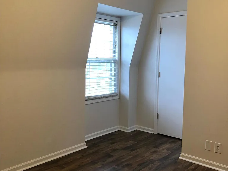 904 Plaza Dr #11 — Photo 31
