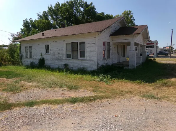 206 N Rodeo Dr, Comanche, OK 73529