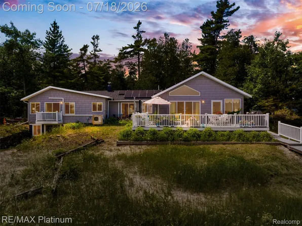 33090 E Side Dr, Beaver Island, MI 49782