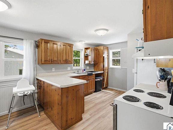 2nd image of 301 6th Ave NE