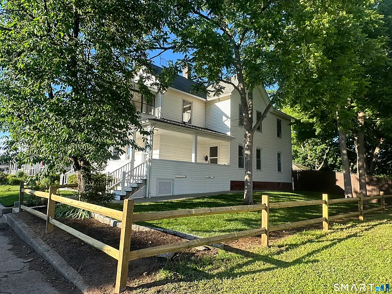 46 Holbrook St — Photo 3