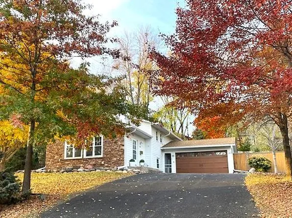 4808 W 102nd St, Bloomington, MN 55437