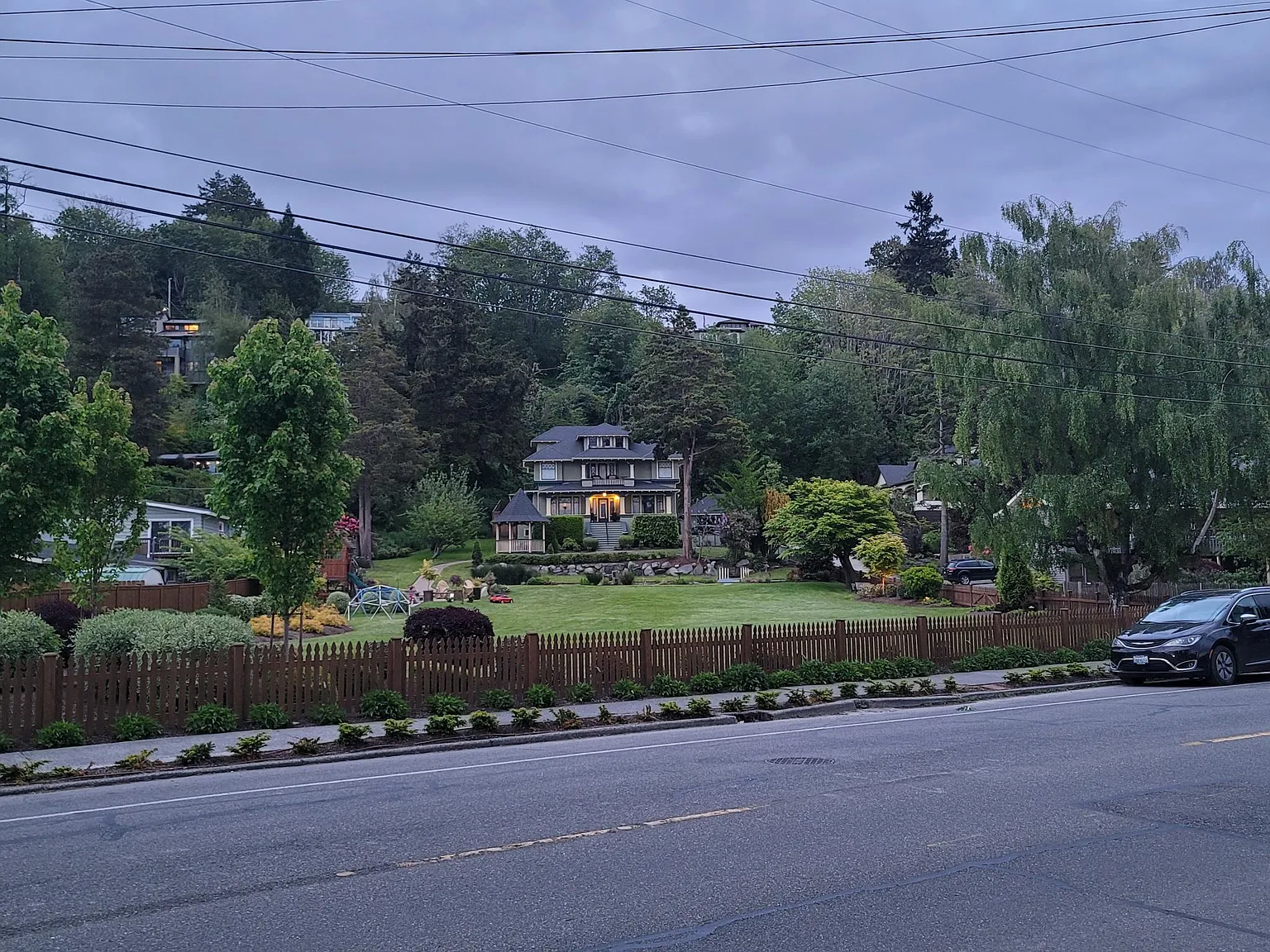 4866 Beach Dr SW — Photo 2