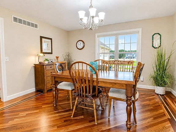 4th image of 277 Juniper Ln