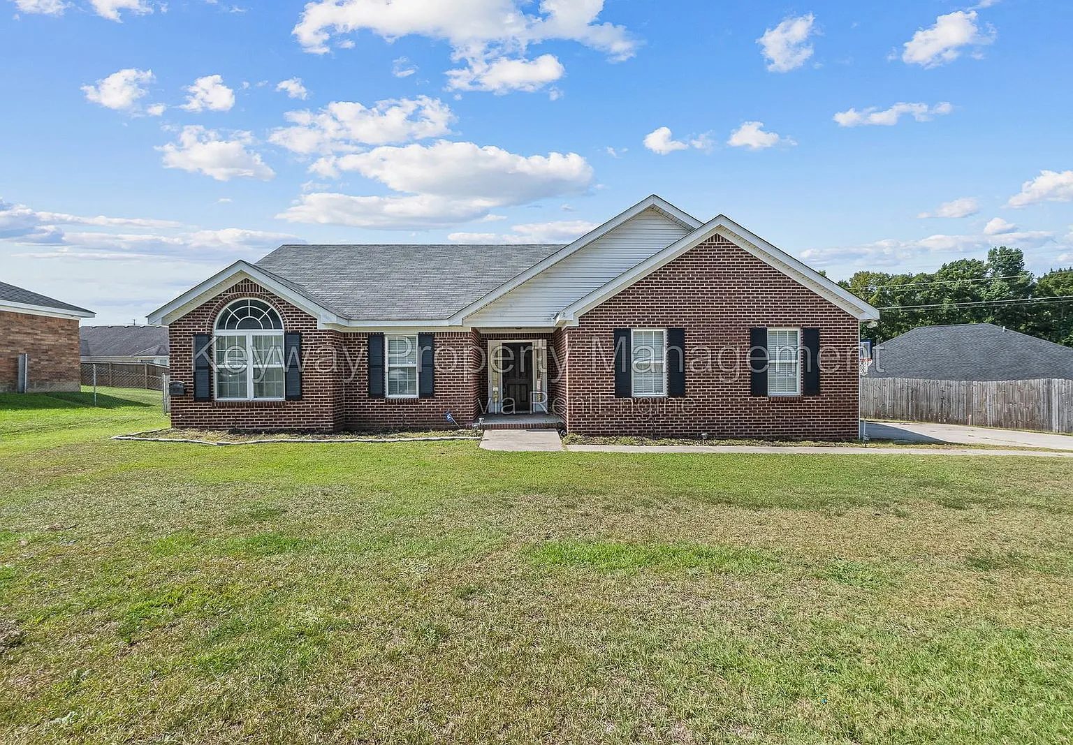 3 bed, 2.0 bath, 1477 sqft, $1,595 — Photo 1