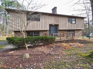 7449 Chestnut Ridge Rd, Orchard Park, NY 14127