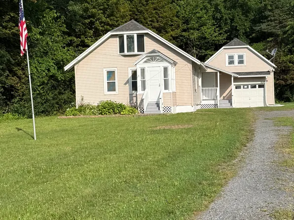 1076 New Loudon Rd, Cohoes, NY 12047