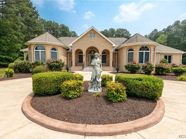 9017 Hollywood Dr, Disputanta, VA 23842