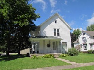 811 Paddock Ave, Ashton, IL 61006