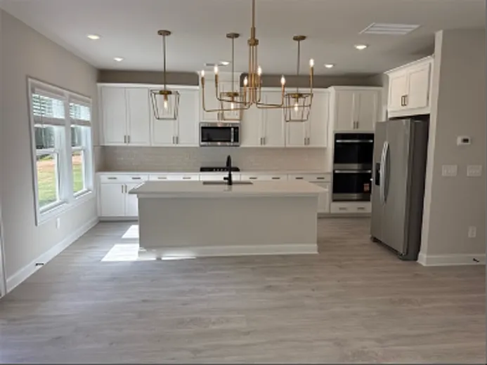2859 Sweet Red Cir — Photo 3