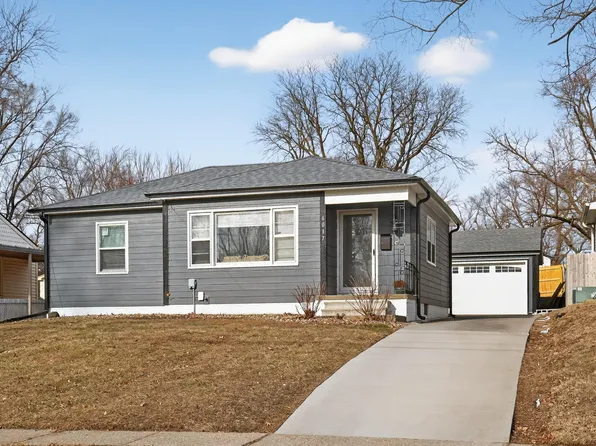 6017 Crown Ln, Des Moines, IA 50311