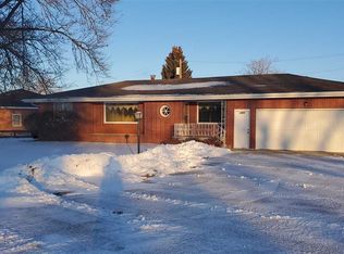 2454 Pershing Rd, Columbus, NE 68601