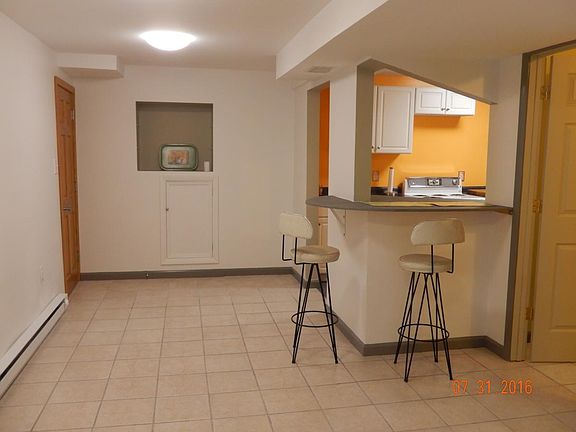 Entry/Dining
