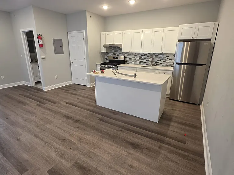 327 Hamilton Ave #302 — Photo 4