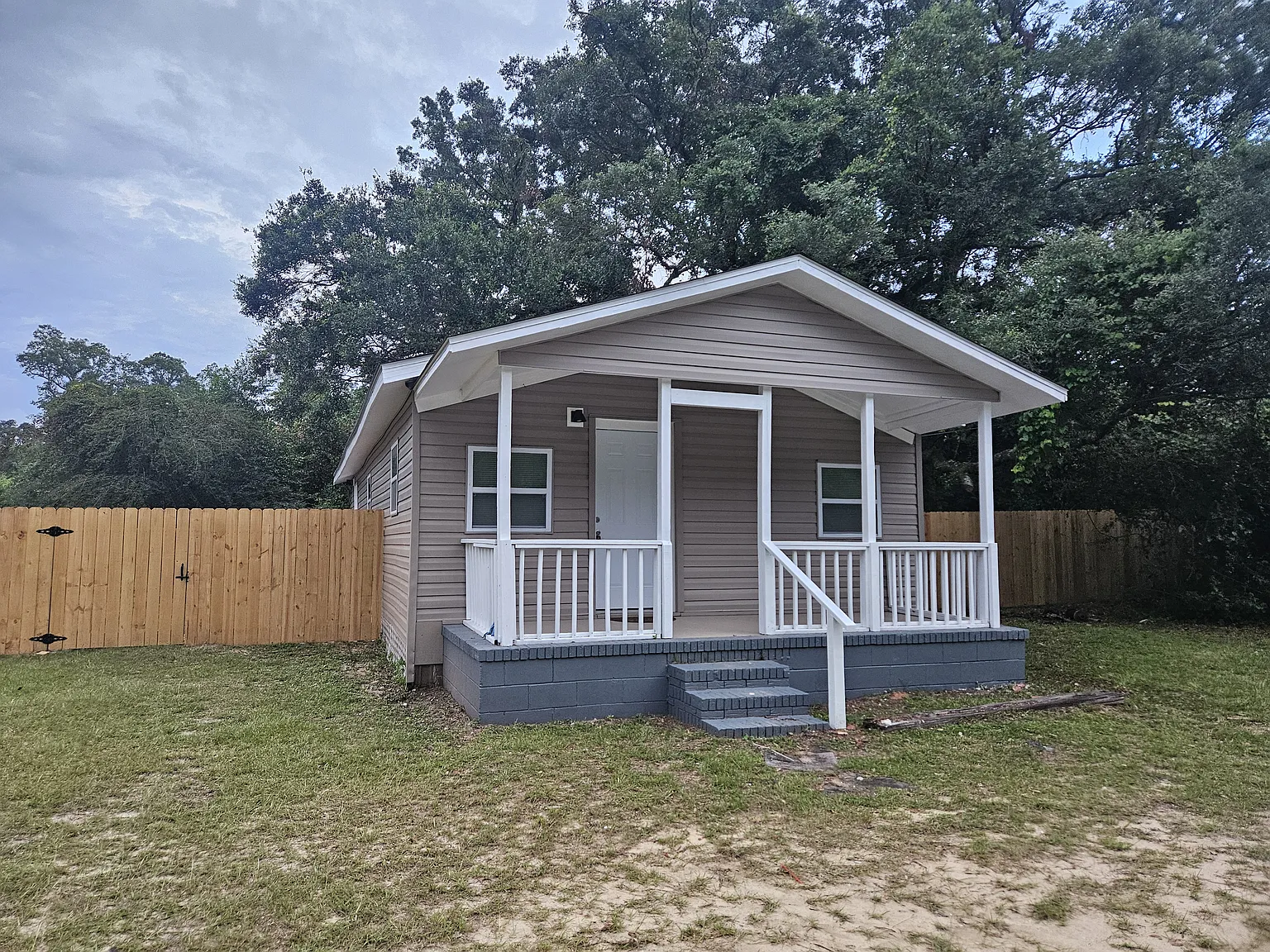 8720 Airway Dr — Photo 1
