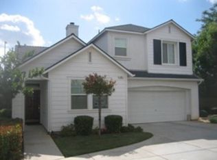 12 W Barcelona Ln, Clovis, CA 93619