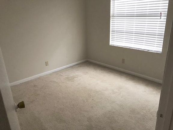 4th image of 502 Lakewood Dr APT 10C