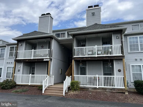 2002 Waters Edge Dr, Newark, DE 19702