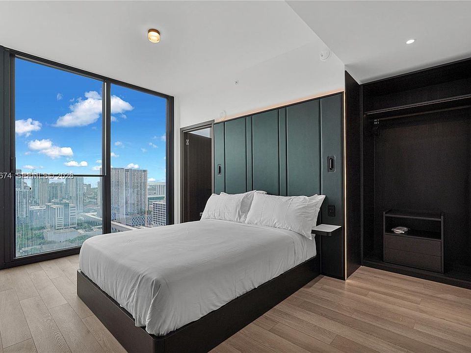 1st image of 20 NE 11th St #3110
