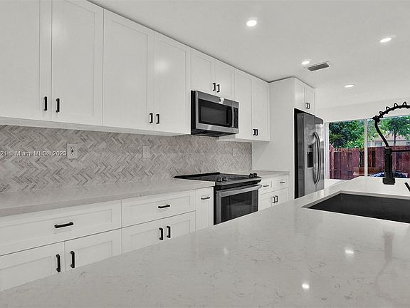 2nd image of 8202 NW 8th Pl #7