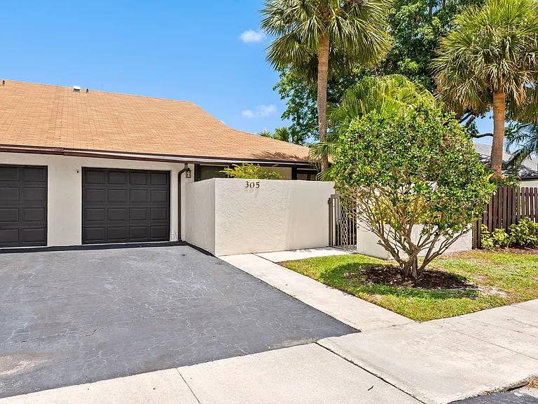 305 SW 28th Ave — Photo 26