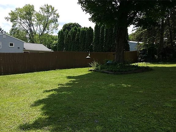 3rd image of 114 Haverhill Dr