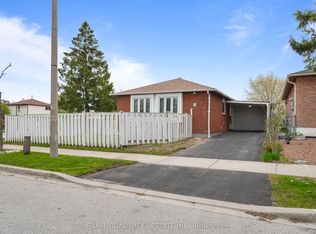 19 Shalom Cres, Toronto, ON M9V 4J3