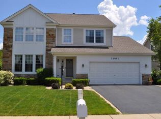1061 Village Ln, Gurnee, IL 60031