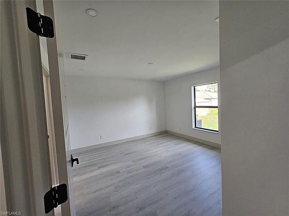 3rd image of 719-719 Eisenhower Blvd #717