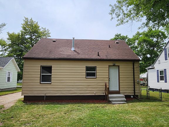 3rd image of 1181 Monroe St
