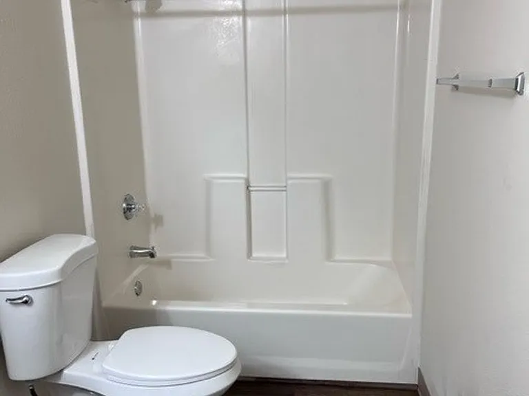 154-Sandy Dr Apts — Photo 41