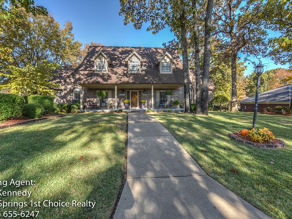 1st image of 107 Blue Heron Dr