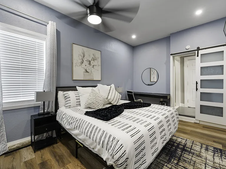 Circle Dr — Photo 32