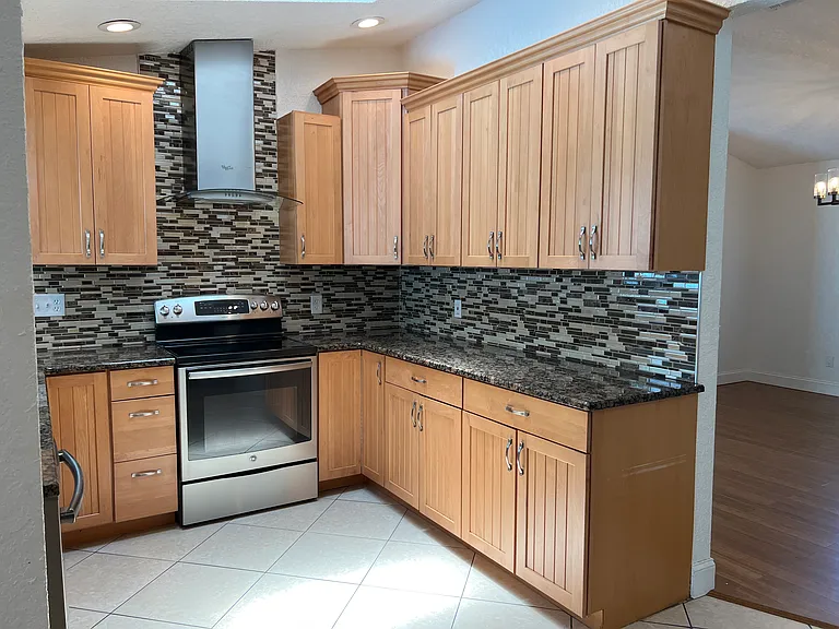 990 Windsong Way — Photo 11