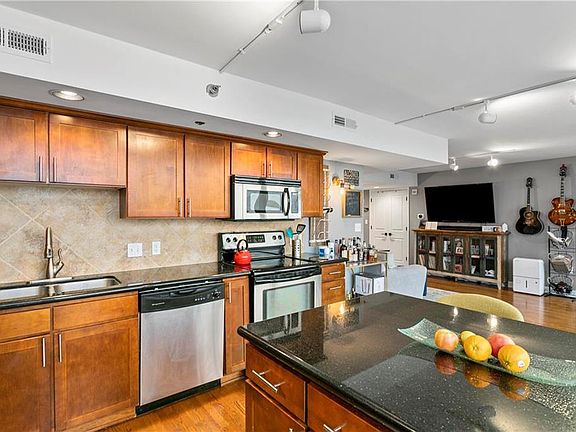 3rd image of 600 E Admiral 1604 Blvd