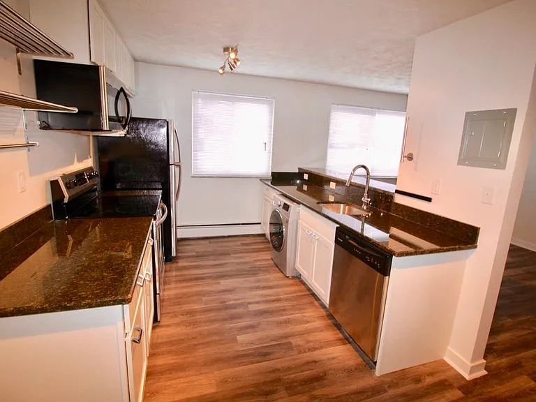 Silver Apartments — Photo 25