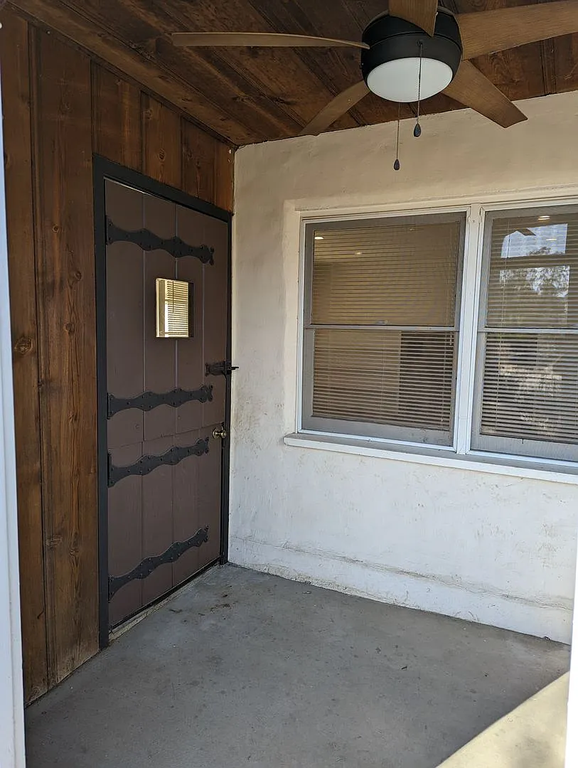 Coming Soon! Charming 2 Bed 1 1/2 Bath In Crest — Photo 3