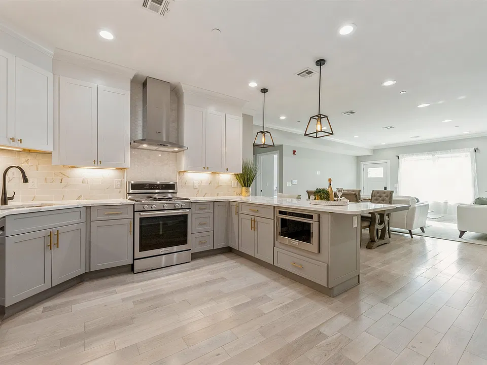 446 Grand Ave #5