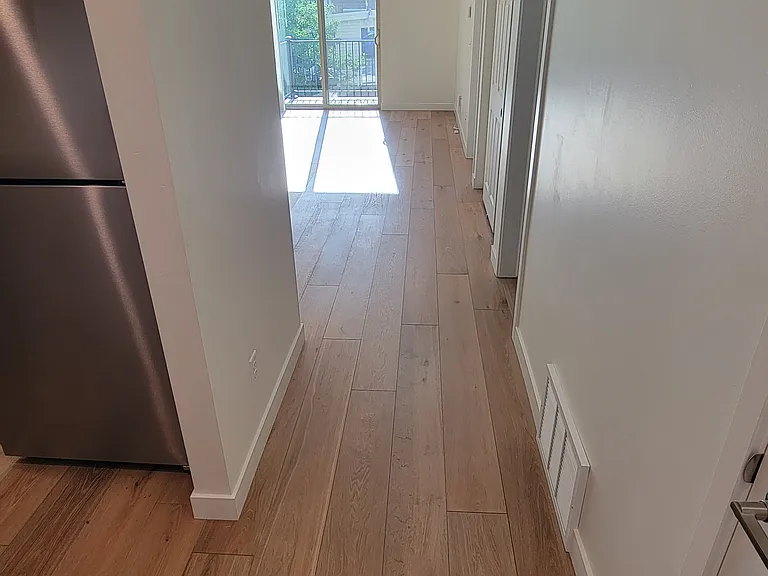 1032 E 400 S — Photo 4