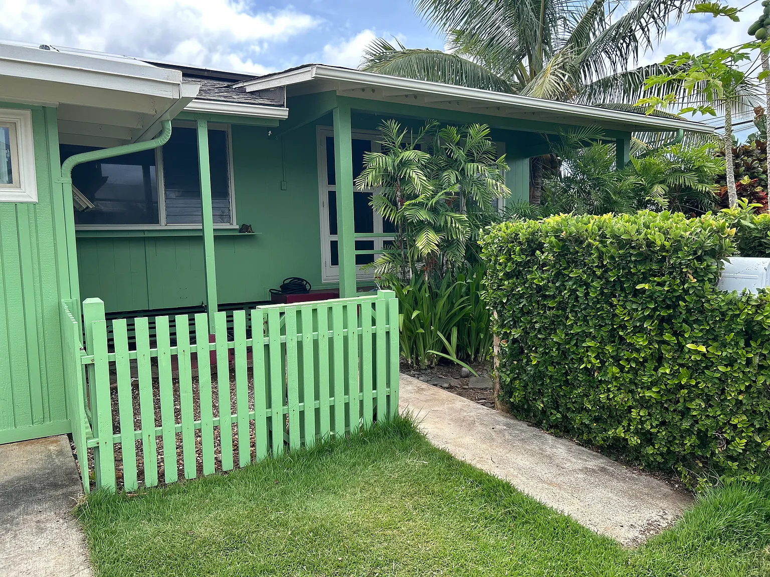 339 Olomana St — Photo 2