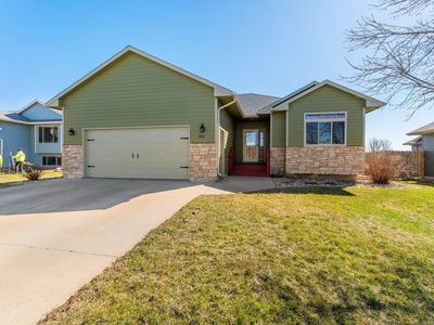 306 Jeannie Ln, Harrisburg, SD, 57032