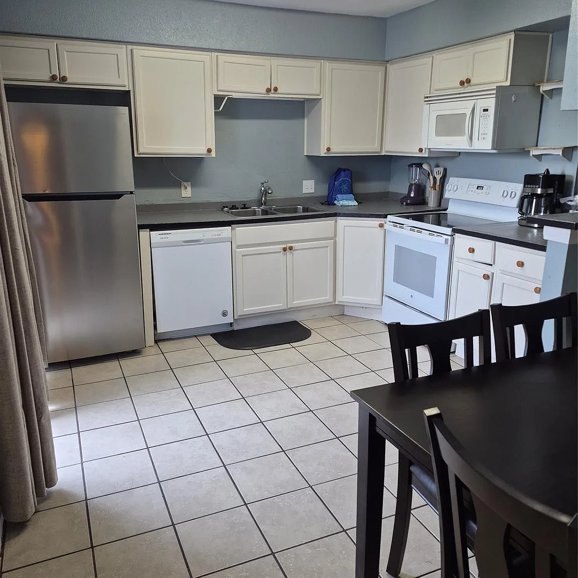 2 bed, 1.0 bath, 773 sqft, $1,275 — Photo 3
