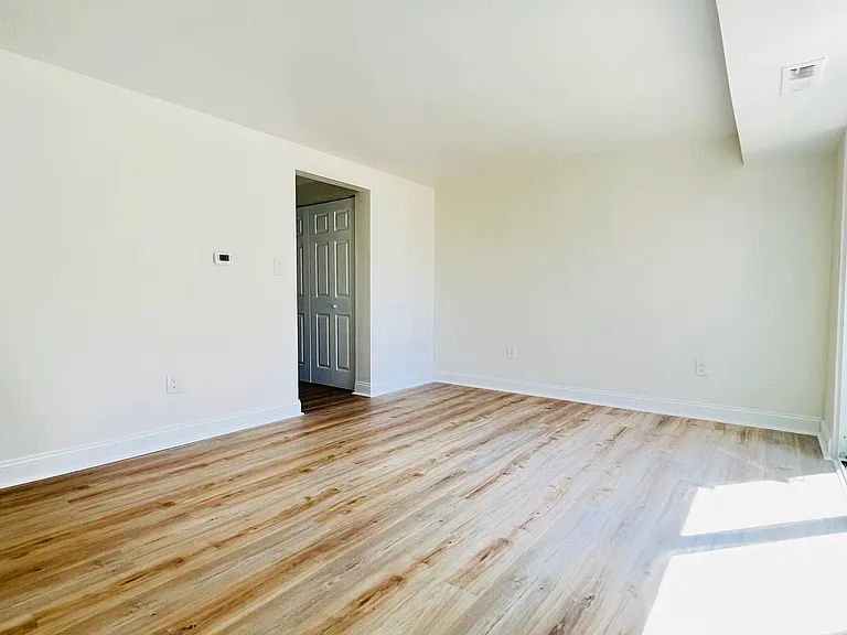 554 Bigelow St — Photo 10