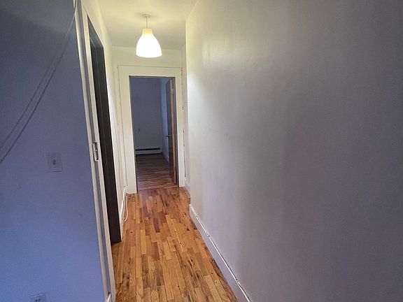 2nd image of 323 Fillmore St APT 1R