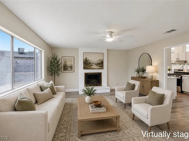 204 Breeze St — Photo 3