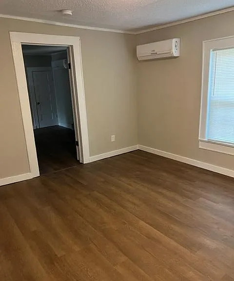 105 N Pugh St — Photo 4