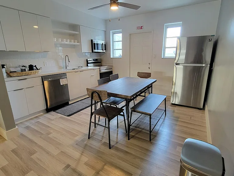 2215 N 20th Ave #2215 — Photo 8