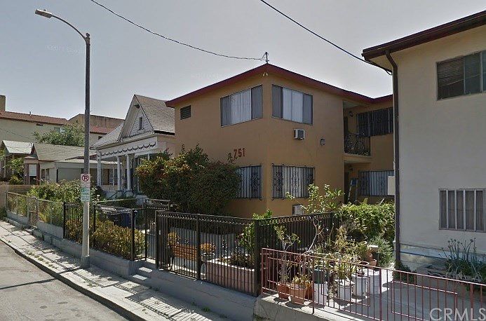 1st image of 751 N Hill Pl